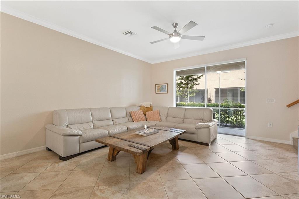 2667 Blossom Way Property Photo 4