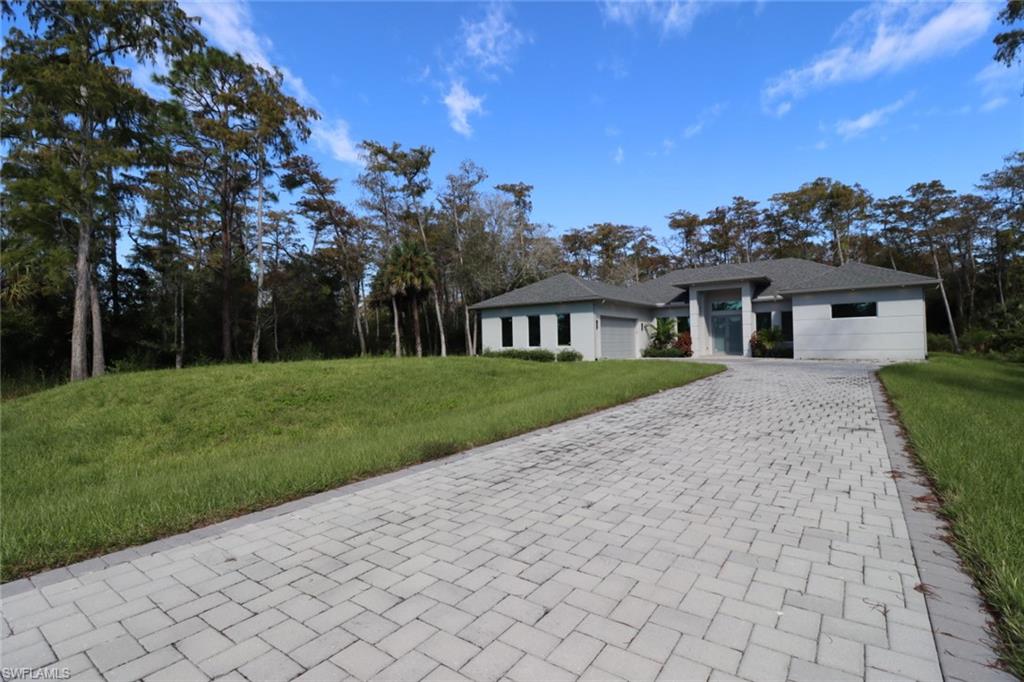 2461 Golden Gate Blvd E Property Photo 4