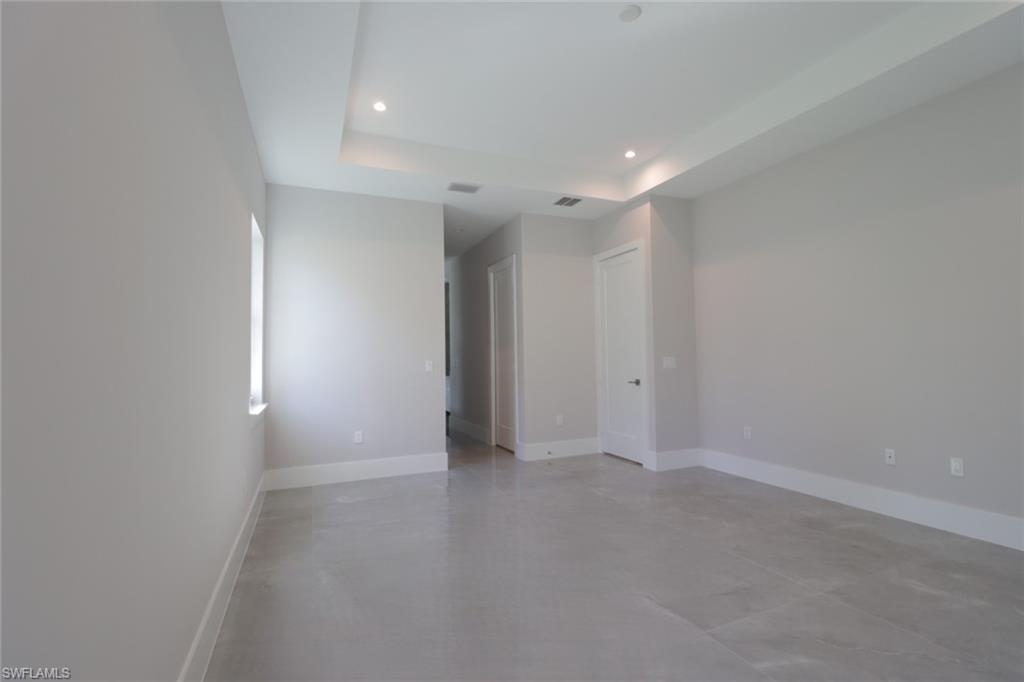 2461 Golden Gate Blvd E Property Photo 12