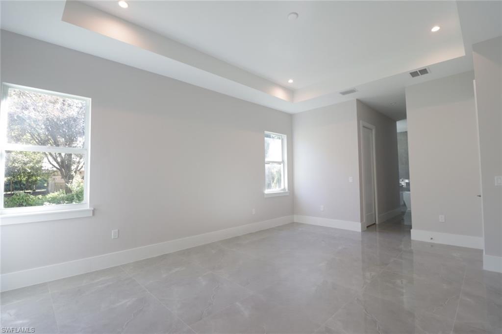 2461 Golden Gate Blvd E Property Photo 13