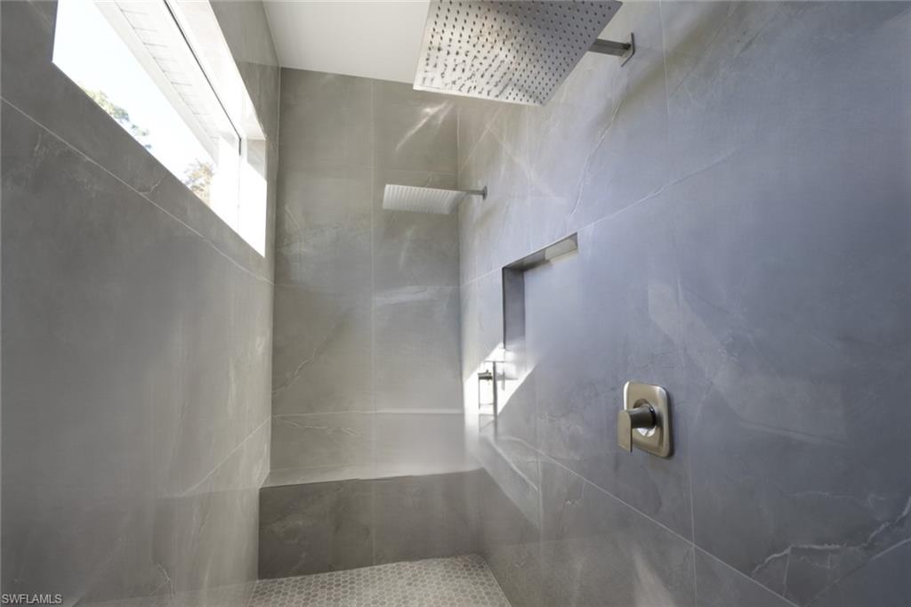 2461 Golden Gate Blvd E Property Photo 16