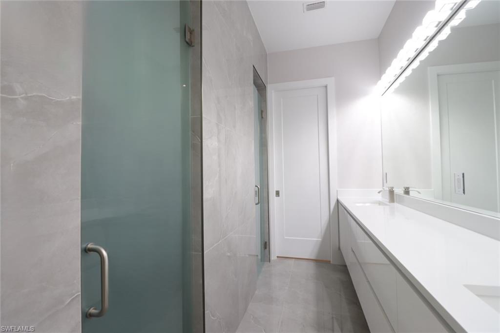 2461 Golden Gate Blvd E Property Photo 20