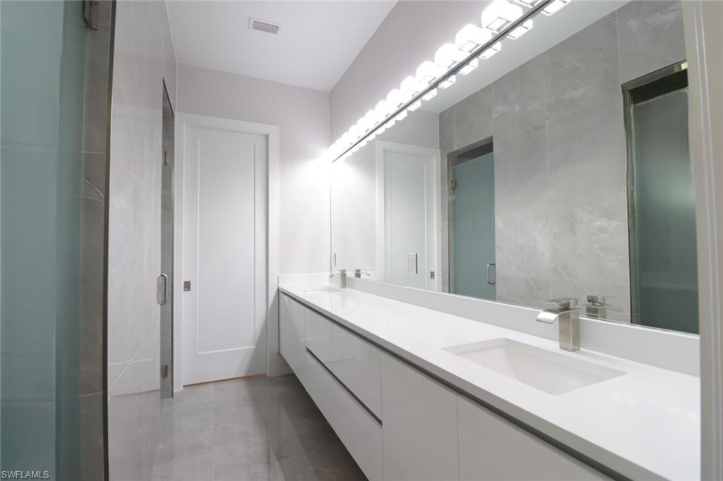 2461 Golden Gate Blvd E Property Photo 21