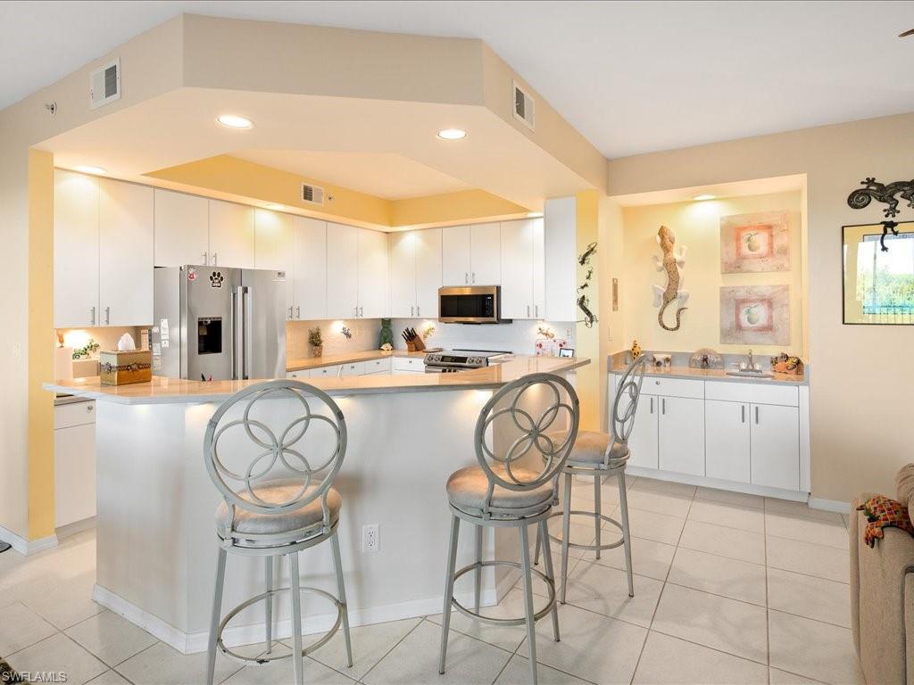 269 Vintage Bay Dr # C8 Property Photo 8