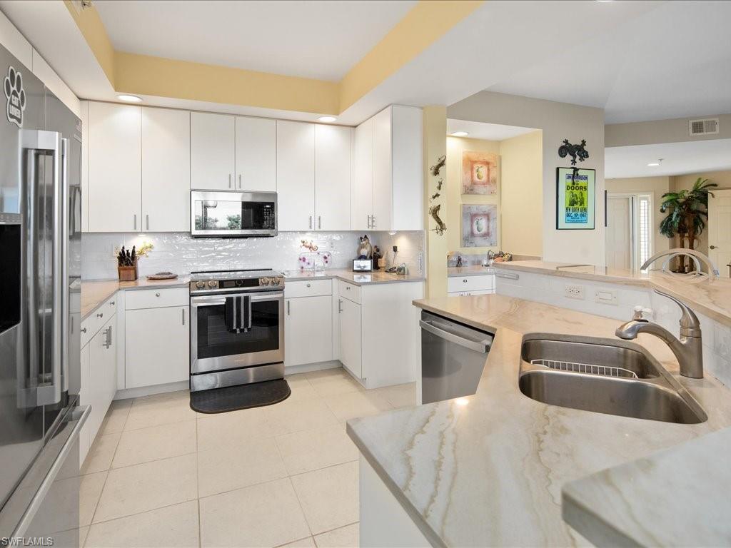 269 Vintage Bay Dr # C8 Property Photo 10