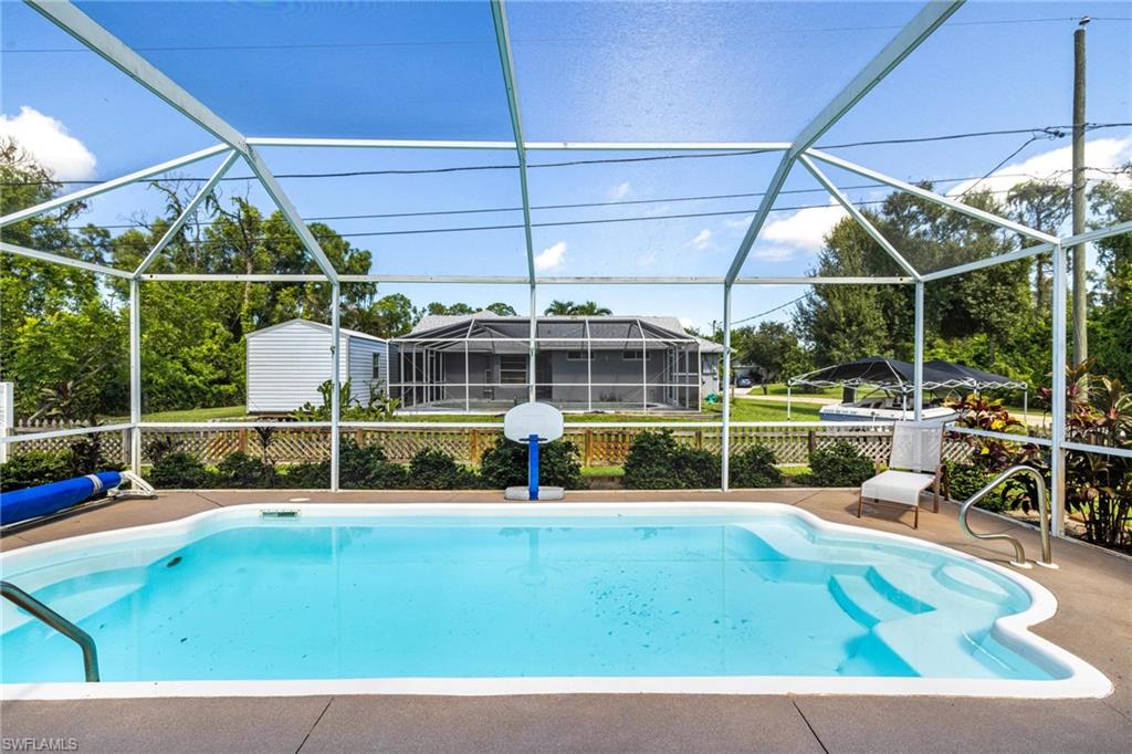 8241 Albatross Rd Property Photo 2