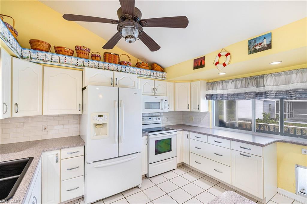 8241 Albatross Rd Property Photo 8