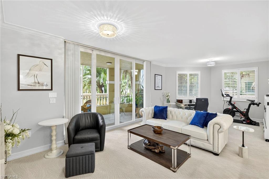 2748 Tiburon Blvd E # 106c Property Photo 6