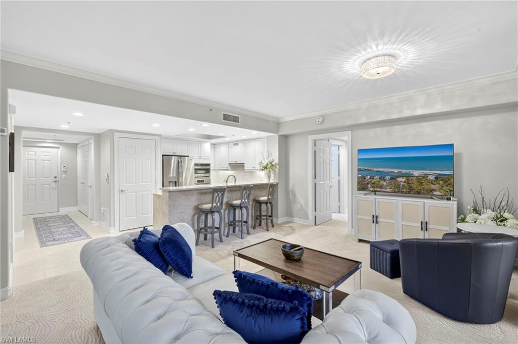 2748 Tiburon Blvd E # 106c Property Photo 7