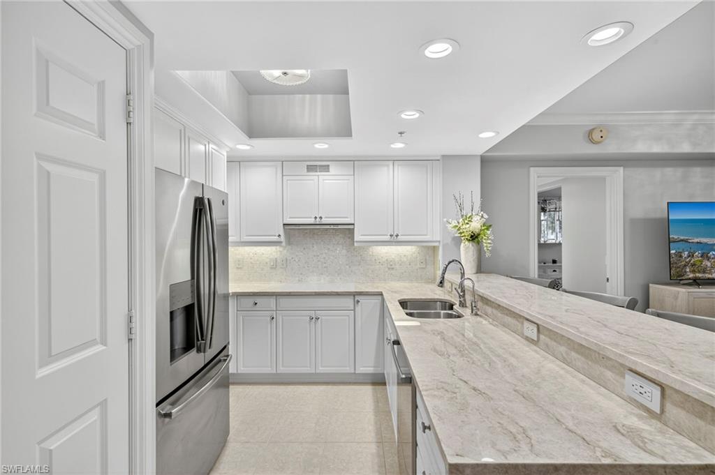 2748 Tiburon Blvd E # 106c Property Photo 11