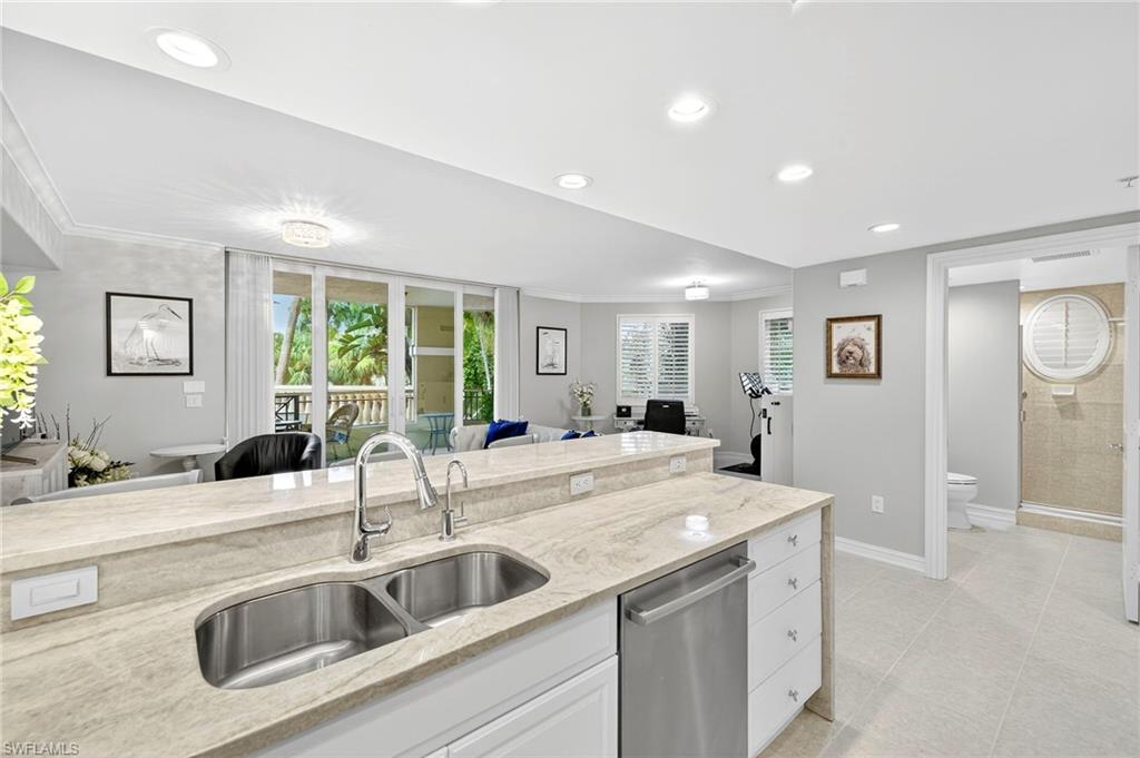 2748 Tiburon Blvd E # 106c Property Photo 12