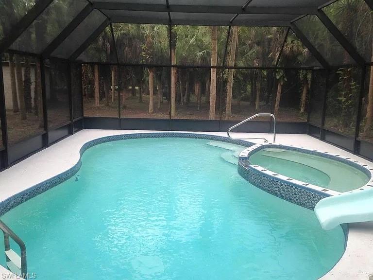 6060 Golden Oaks Ln Property Photo 4
