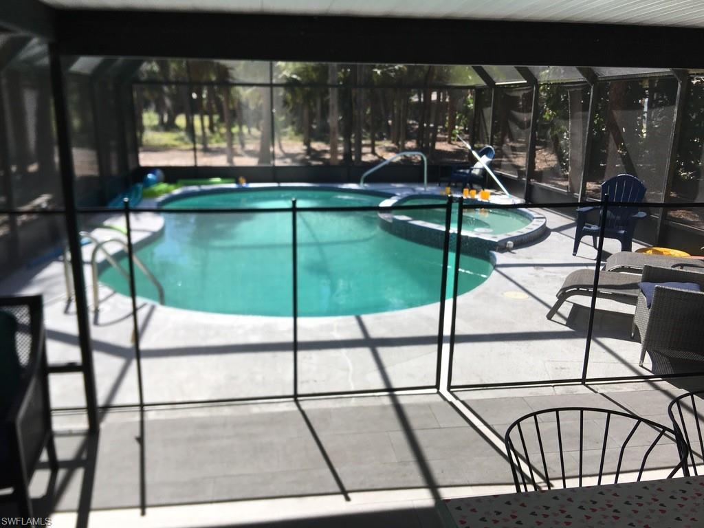 6060 Golden Oaks Ln Property Photo 5