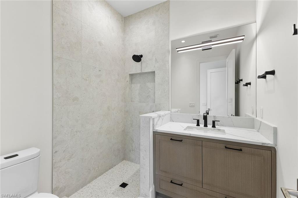 2131 Marina Dr Property Photo 32