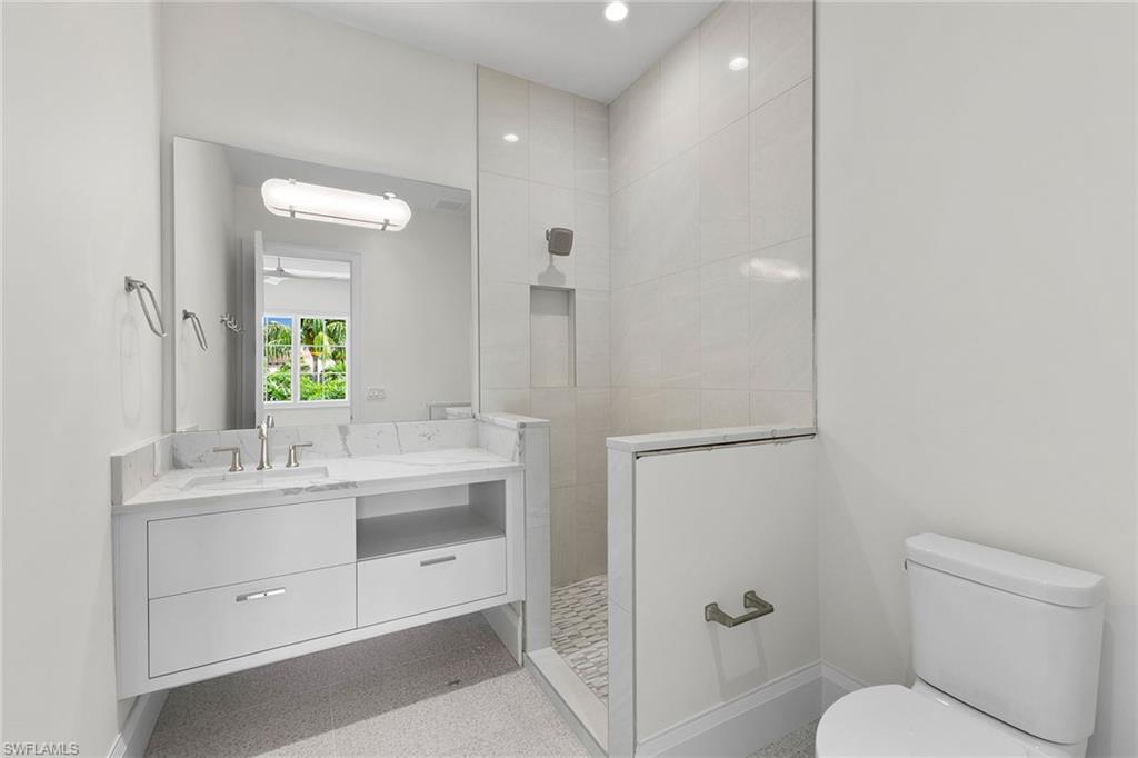 2131 Marina Dr Property Photo 36