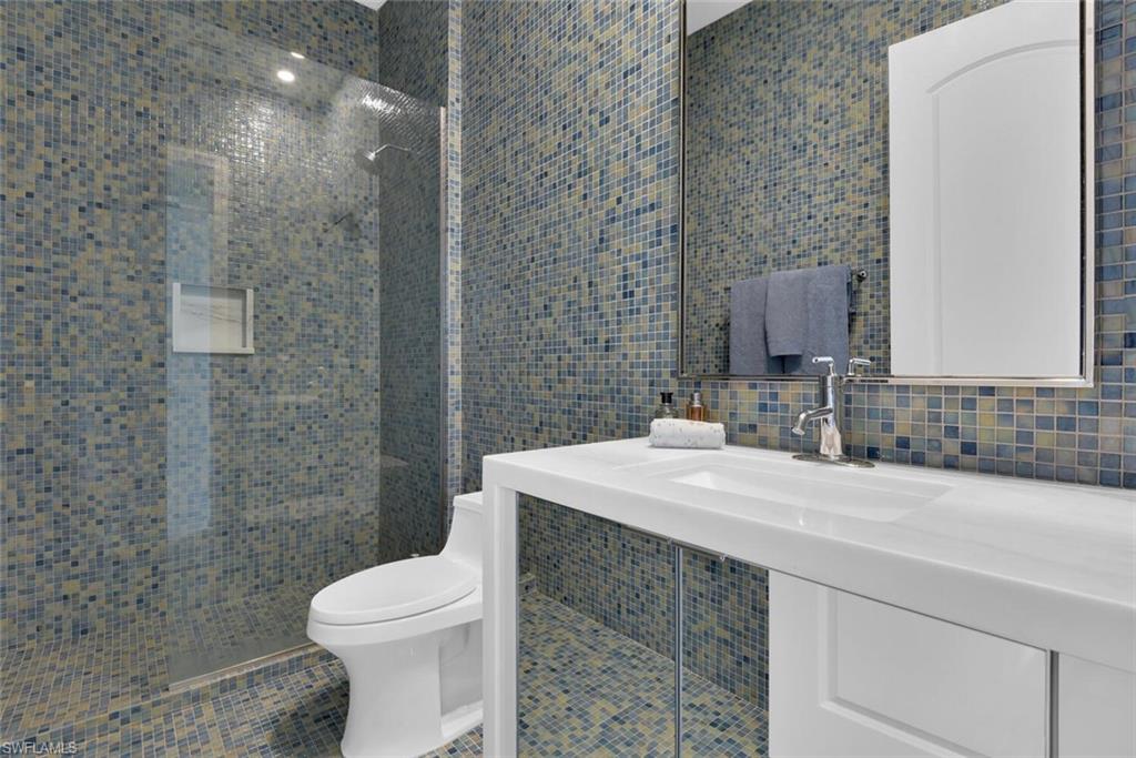 684 10th Ave S D1 Property Photo 28