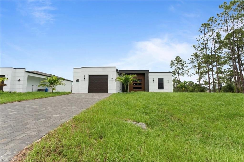 731 Colyer St E Property Photo 1