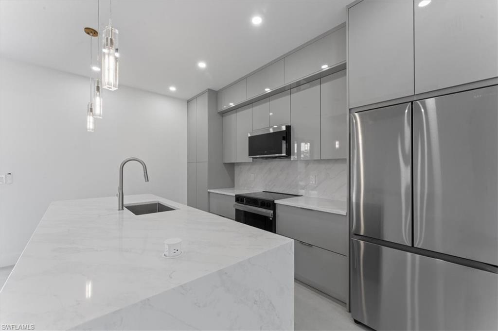 731 Colyer St E Property Photo 11