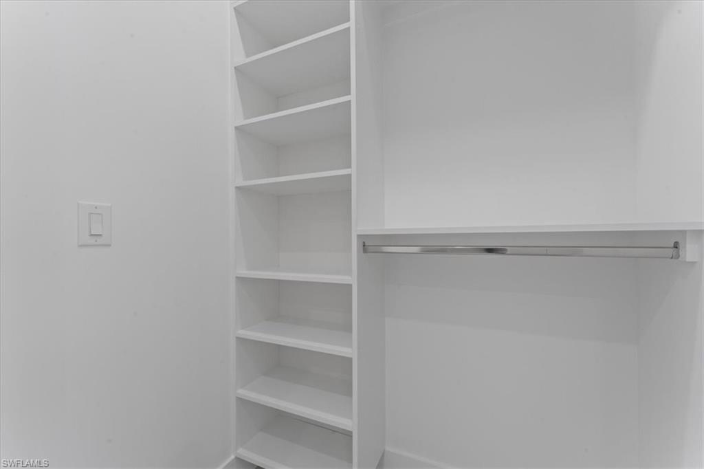 731 Colyer St E Property Photo 16