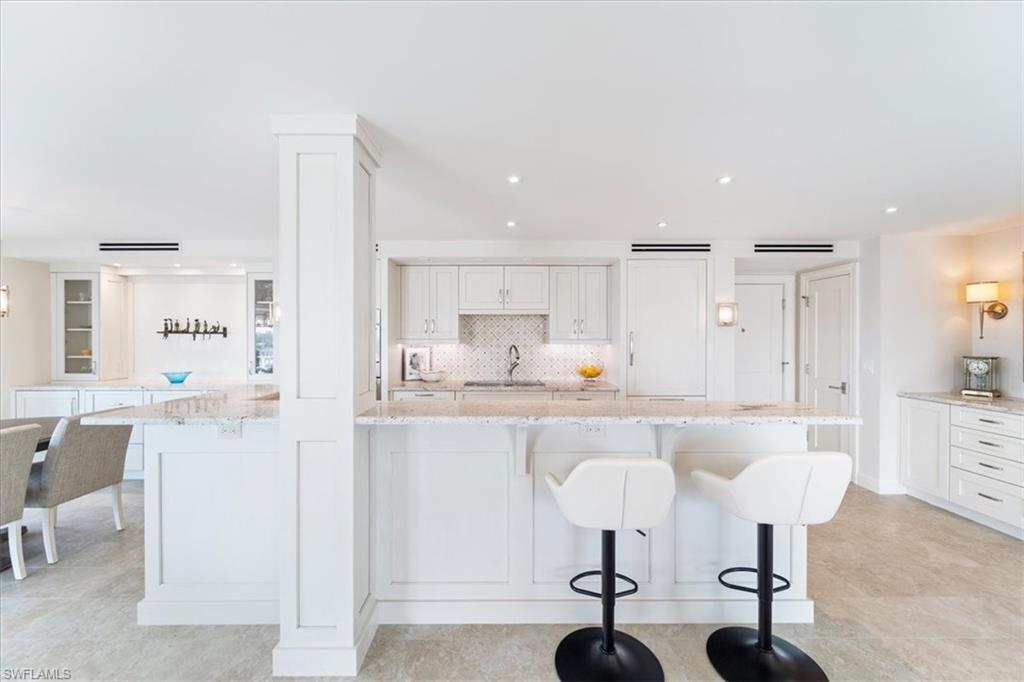 250 Park Shore Dr # 701 Property Photo 10