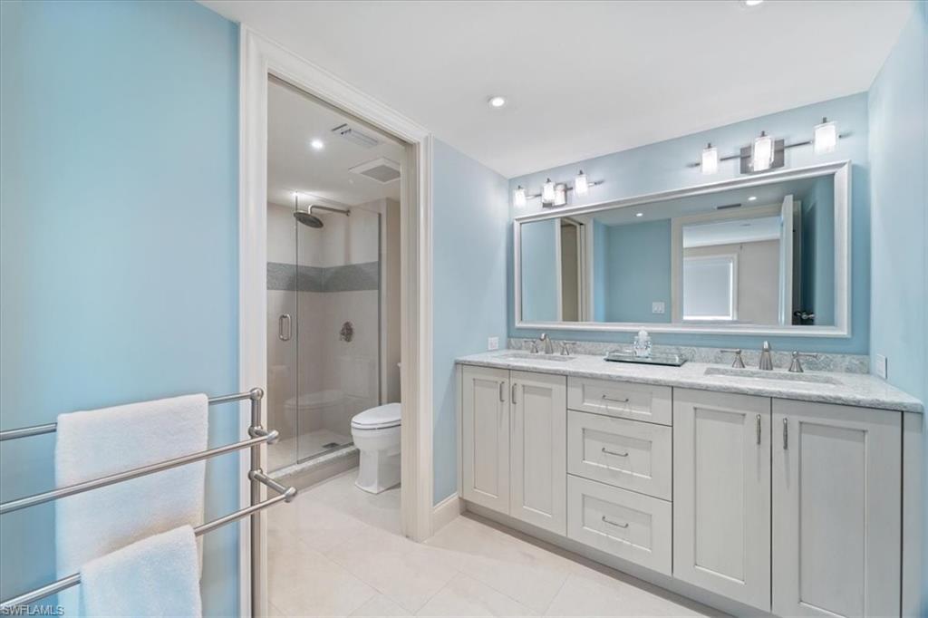 250 Park Shore Dr # 701 Property Photo 20