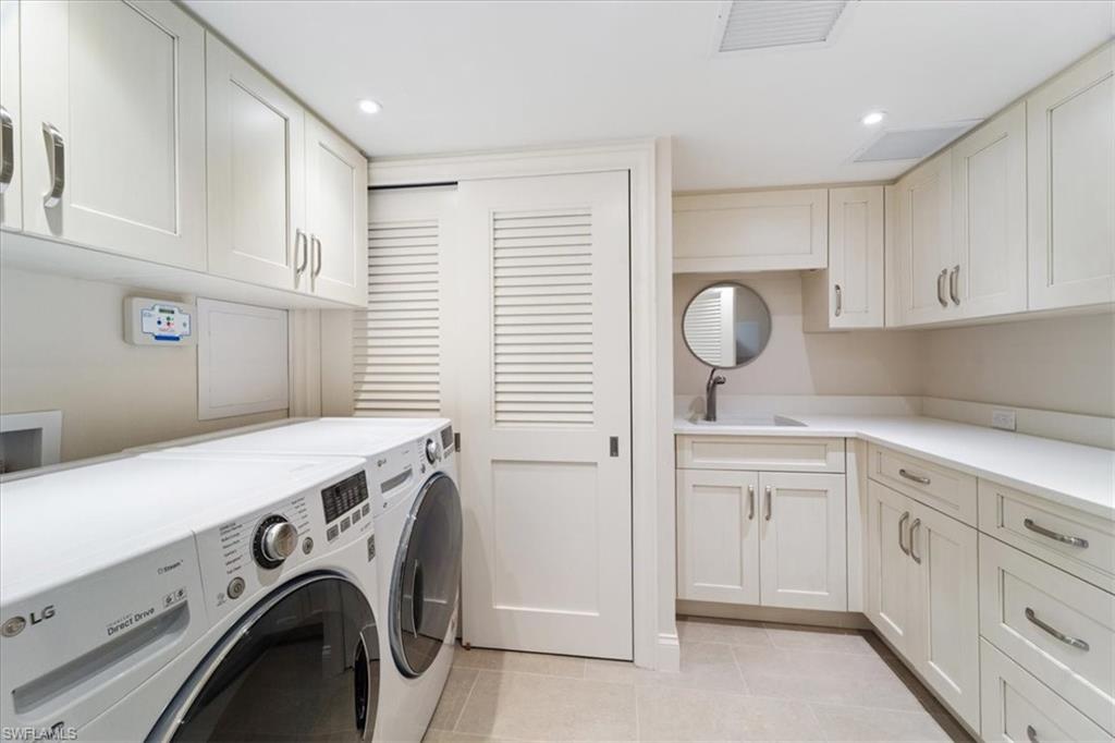 250 Park Shore Dr # 701 Property Photo 24