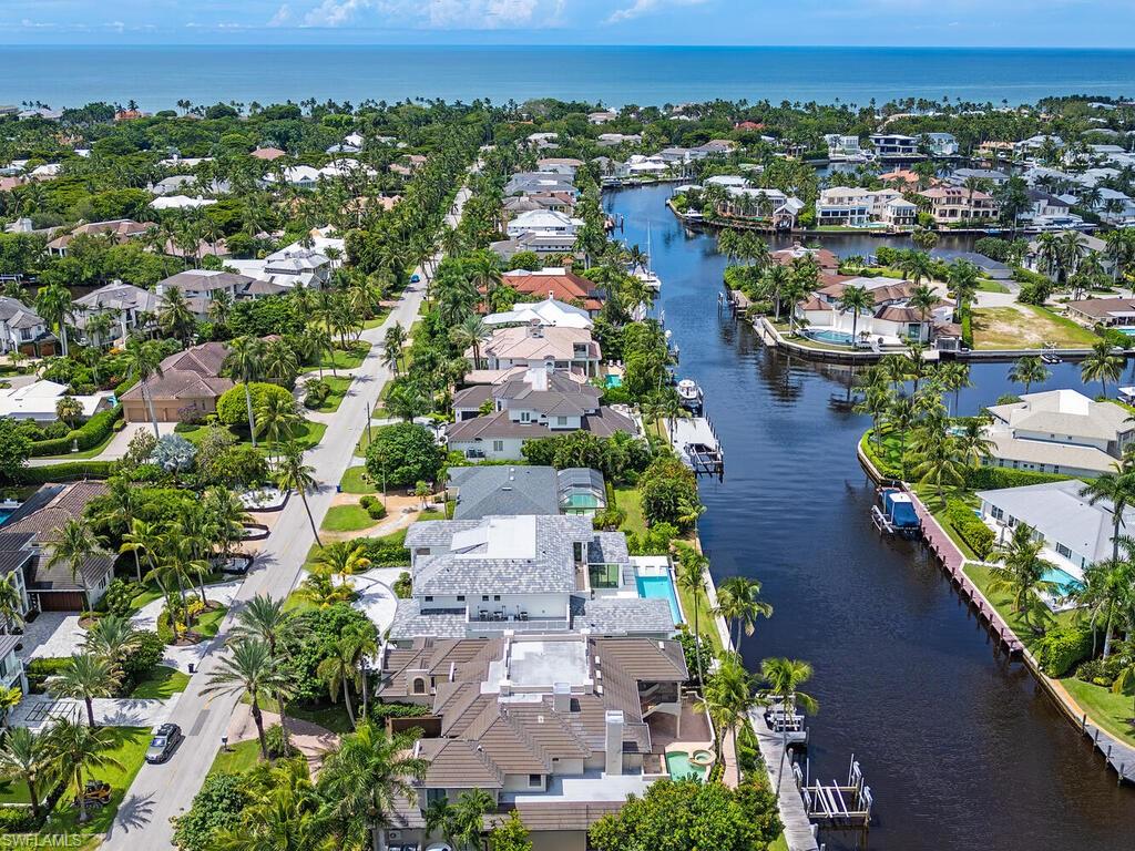 651 21st Ave S Property Photo 5