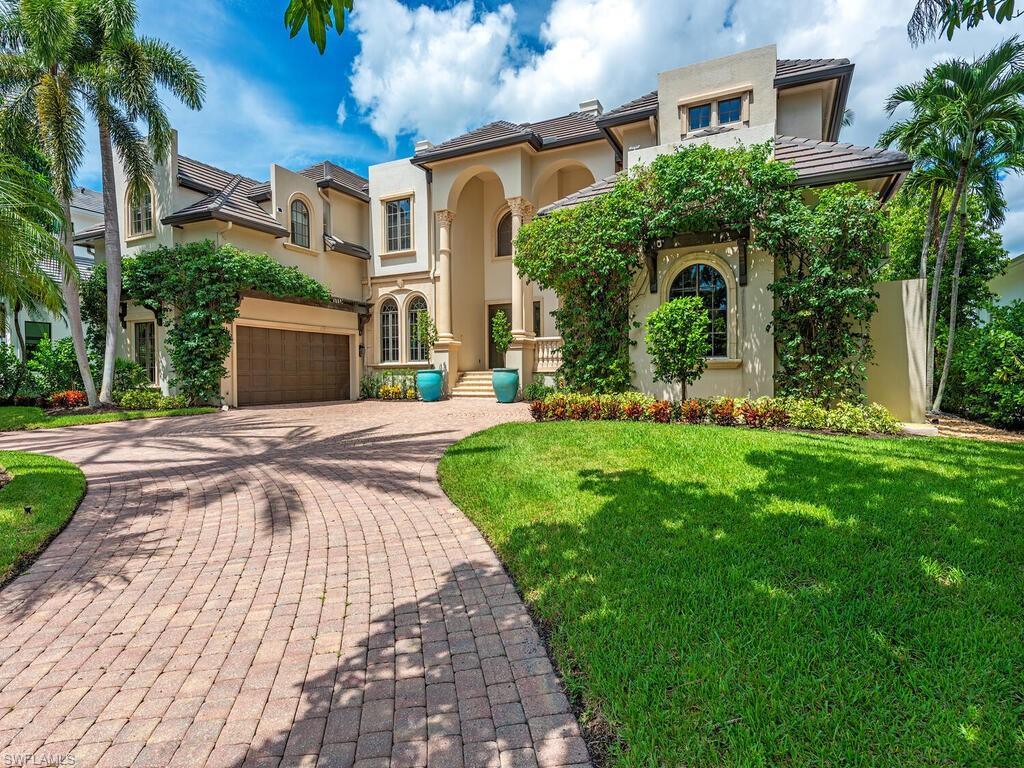 651 21st Ave S Property Photo 7