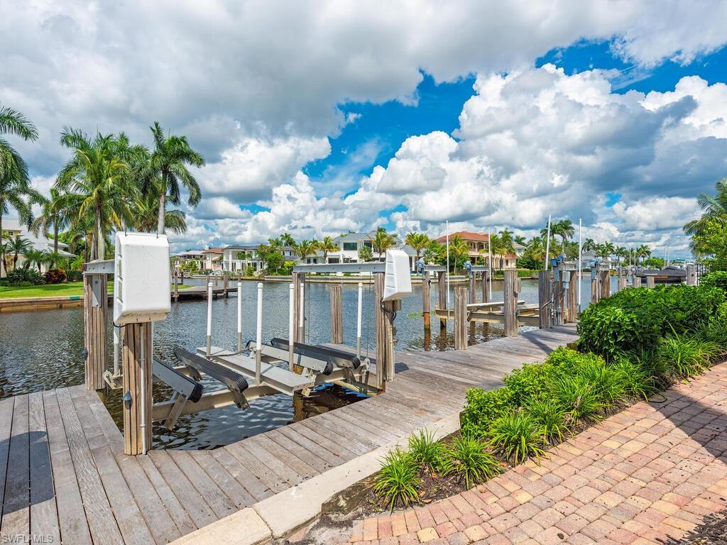 651 21st Ave S Property Photo 37