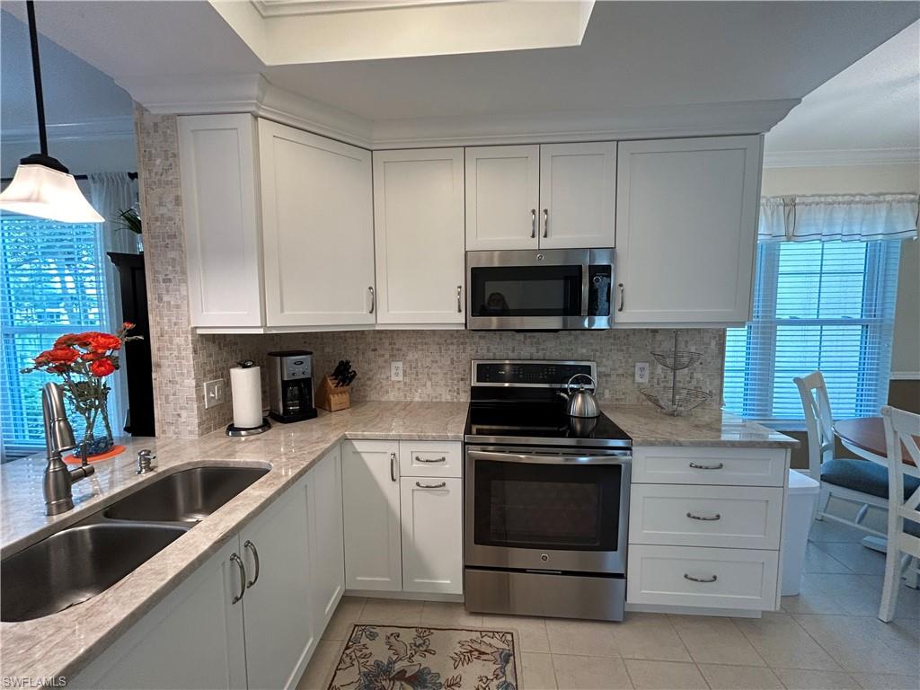 752 Wiggins Lake Dr # 102 Property Photo 2