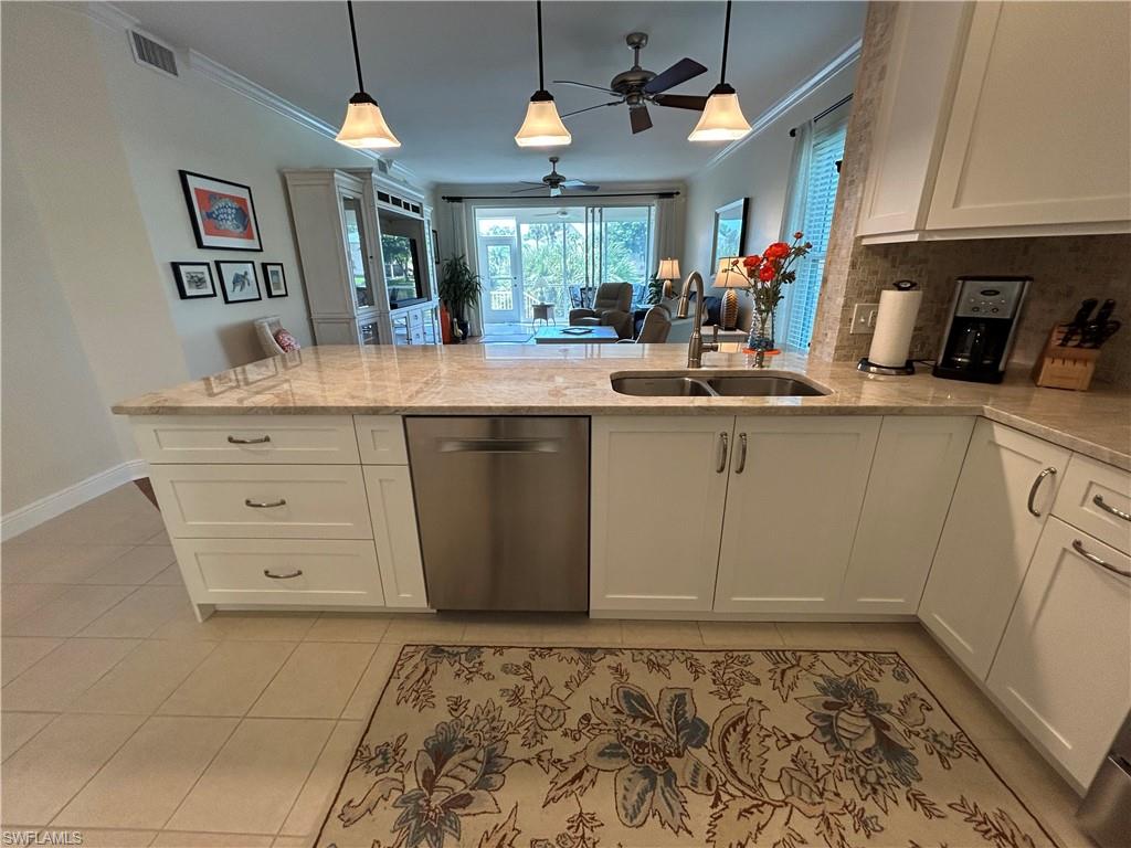 752 Wiggins Lake Dr # 102 Property Photo 8