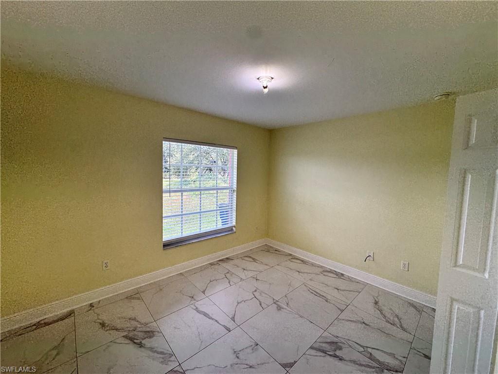 4525 26th St Sw Property Photo 6