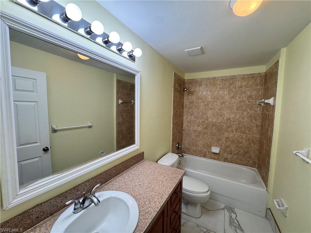 4525 26th St Sw Property Photo 9