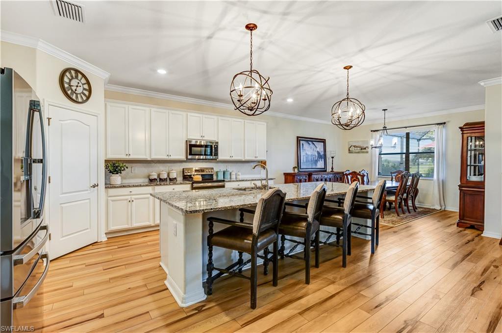 19768 Beechcrest Pl Property Photo 9