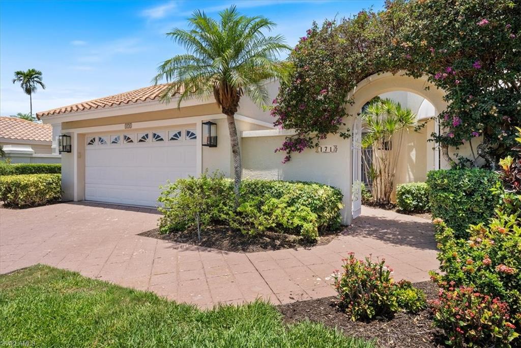 171 Via Napoli Property Photo 4