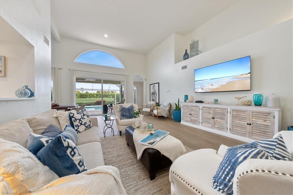 171 Via Napoli Property Photo 7