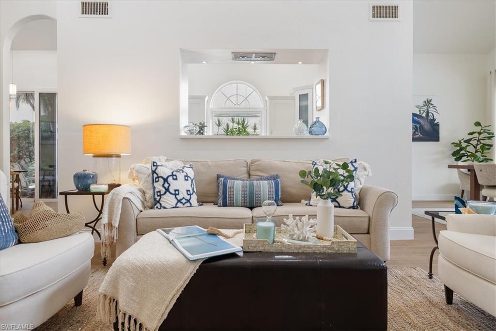 171 Via Napoli Property Photo 8