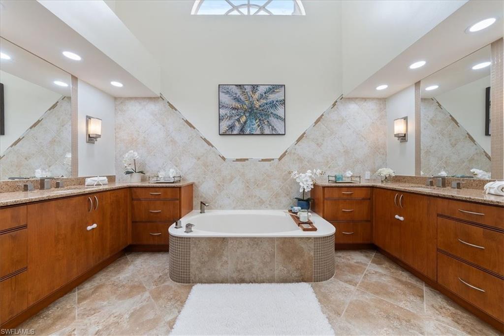 171 Via Napoli Property Photo 20