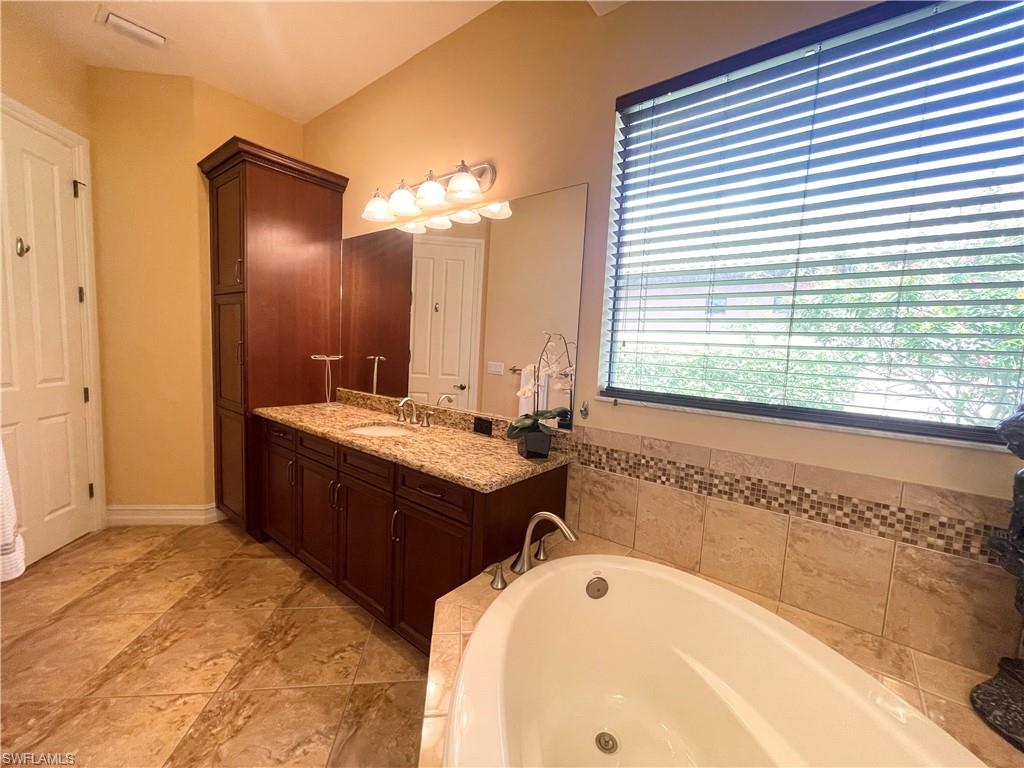 7302 Acorn Way Property Photo 23