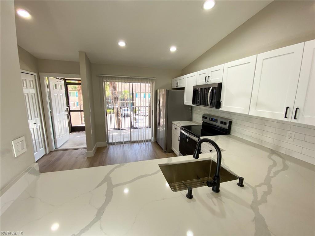 4180 Looking Glass Ln # 4108 Property Photo 3