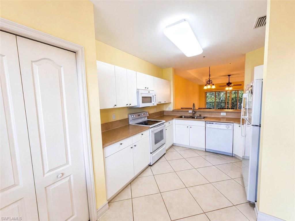 7811 Regal Heron Cir 302 Property Photo 5