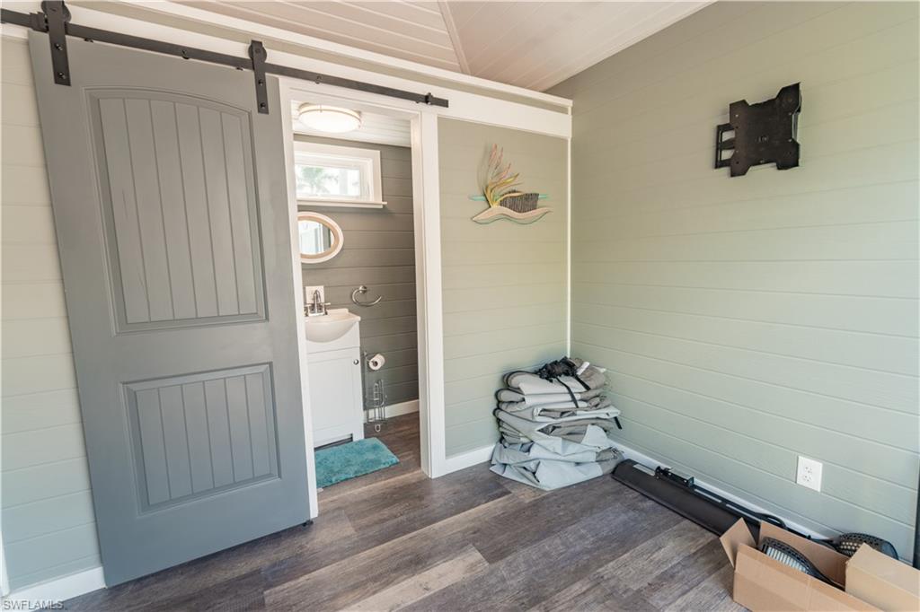 225071628 Property Photo 12