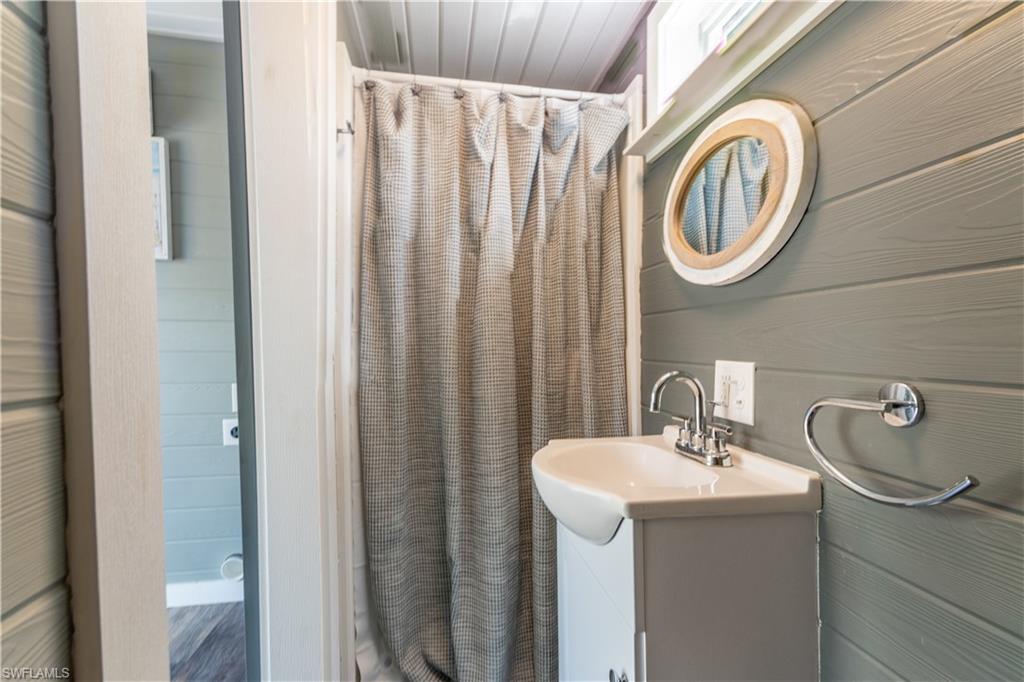 225071628 Property Photo 14