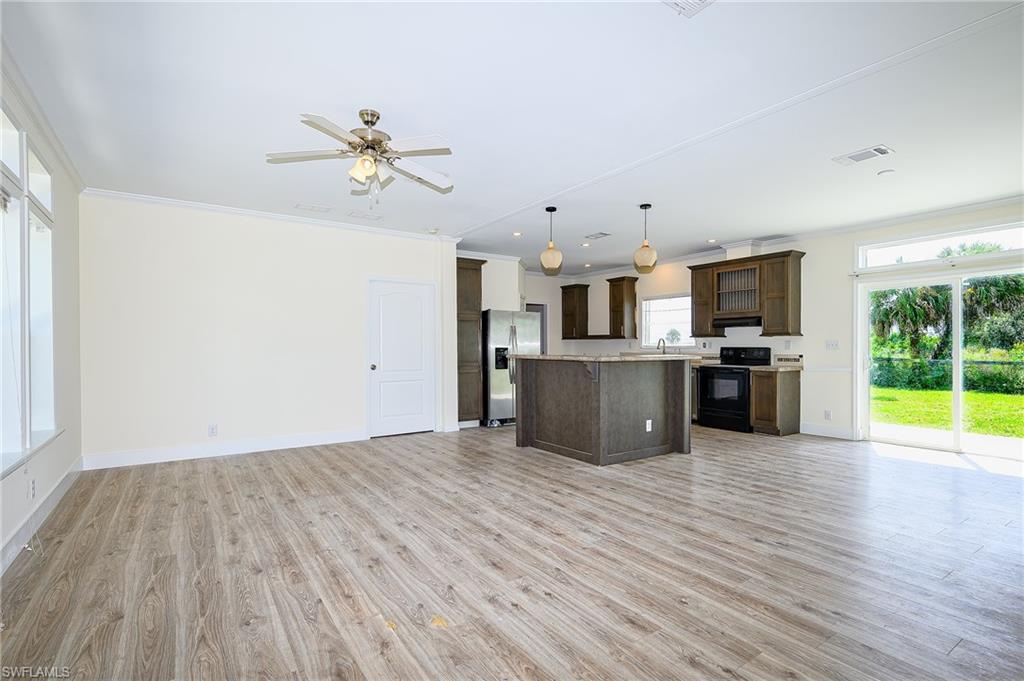 4660 43rd Ave Ne Property Photo 7