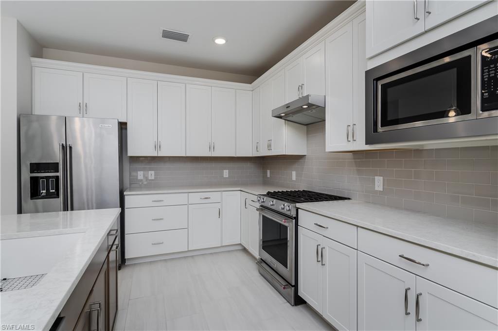 6856 Winding Cypress Dr Property Photo 15