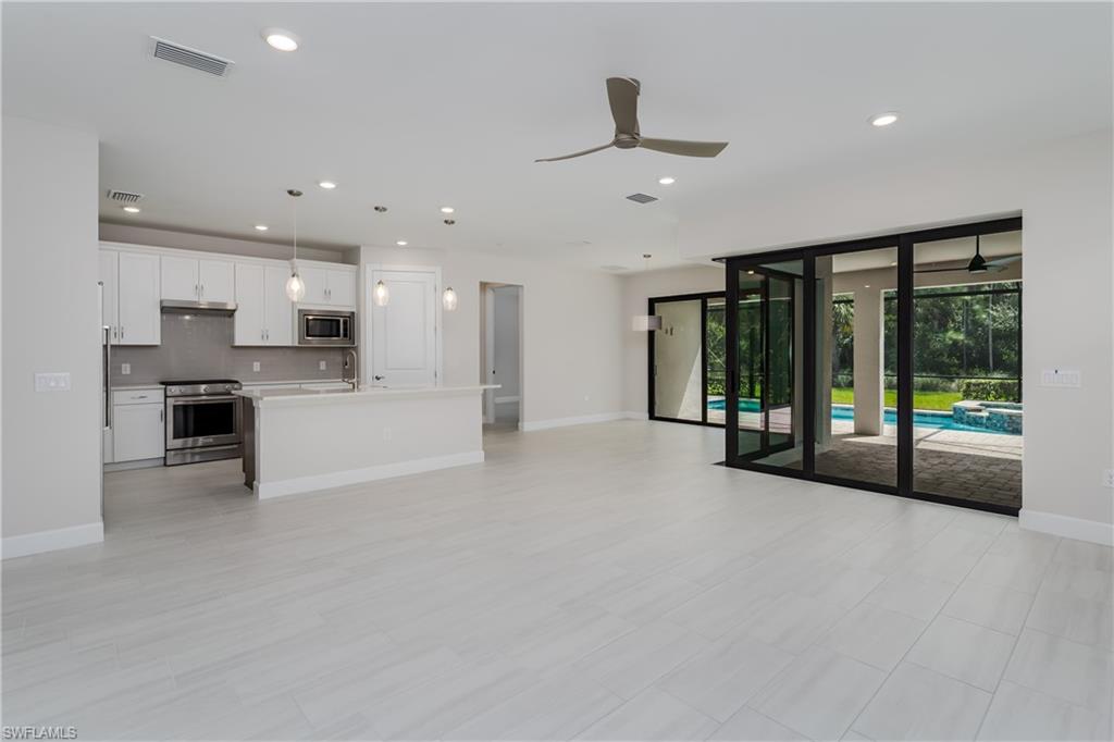 6856 Winding Cypress Dr Property Photo 17