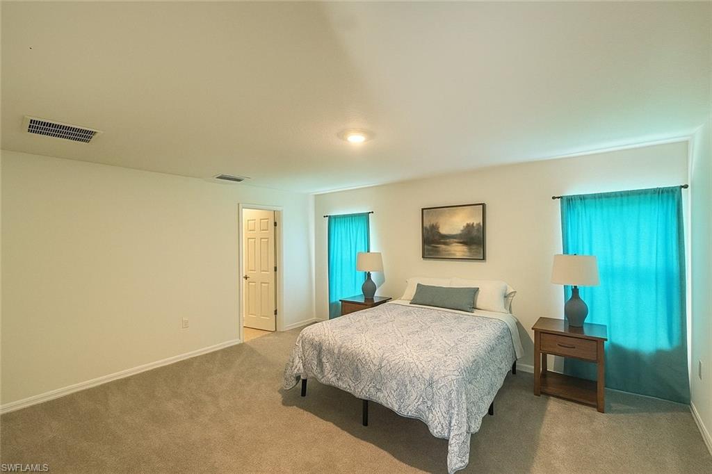 3319 40th St W Property Photo 5