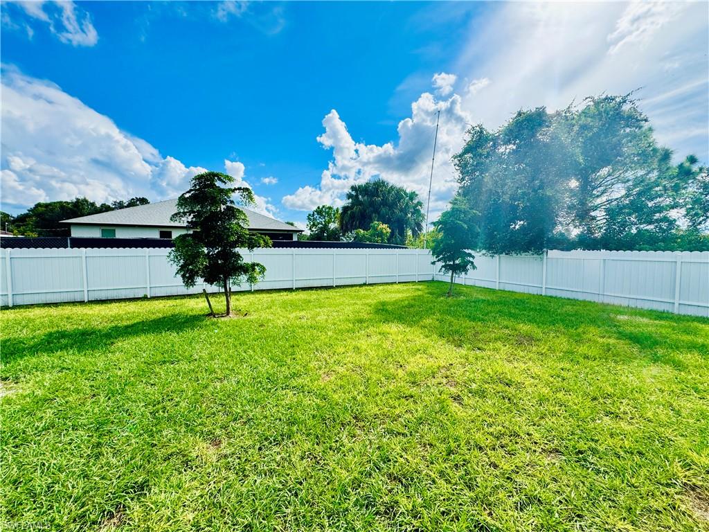 3319 40th St W Property Photo 11