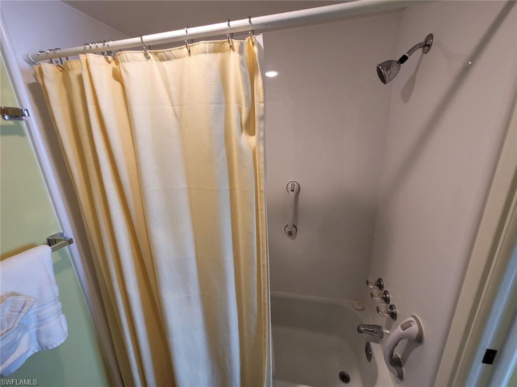 180 Seaview Ct 901 Property Photo 14