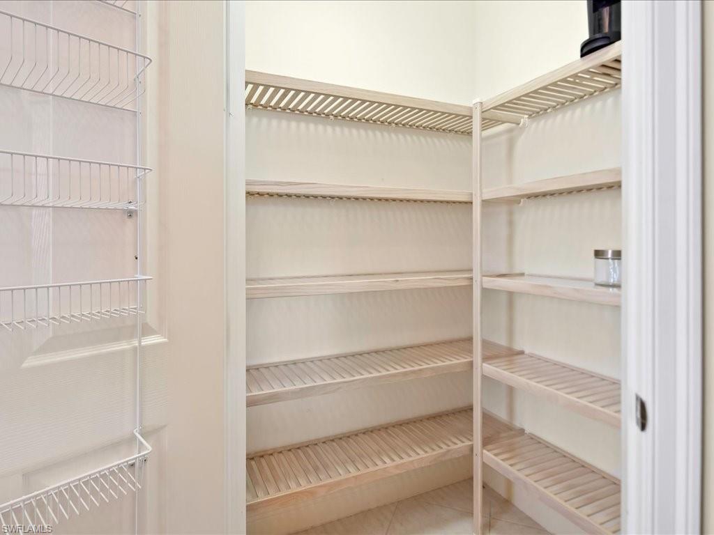 7832 Hawthorne Dr 1902 Property Photo 12